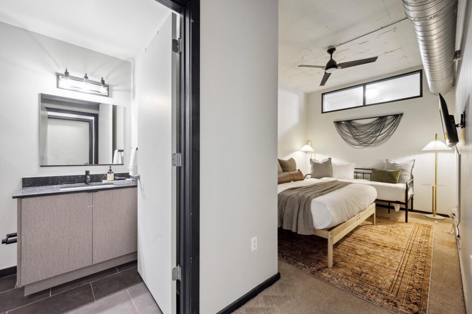 Large 3Br Apts & Studios, Free Parking, Gym, Game Room フィラデルフィア エクステリア 写真