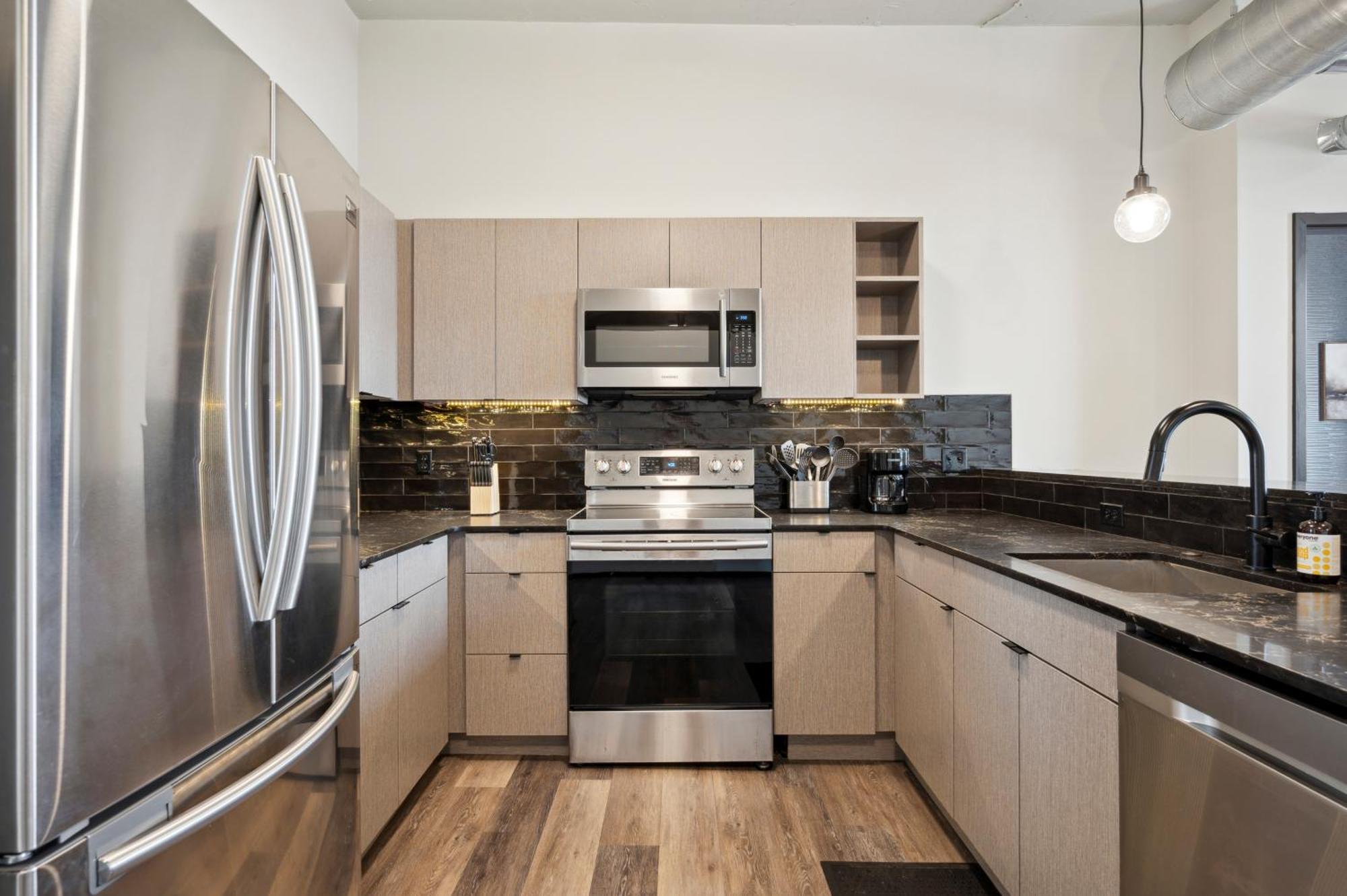 Large 3Br Apts & Studios, Free Parking, Gym, Game Room フィラデルフィア エクステリア 写真